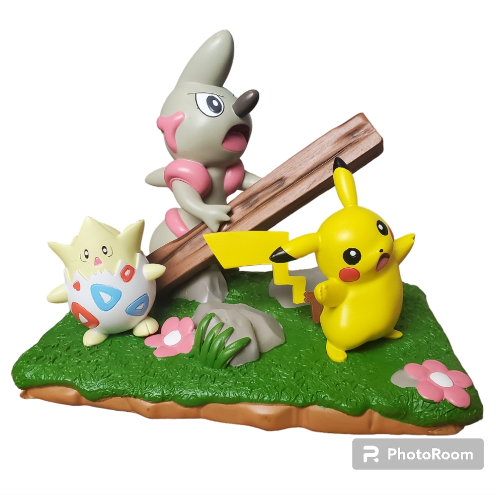 Pokemon Nintendo Pikachu, Togepi, Timburr Bookend Art Statue